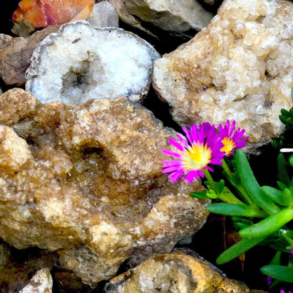 BREAK YOUR OWN GEODES GEODE BOX